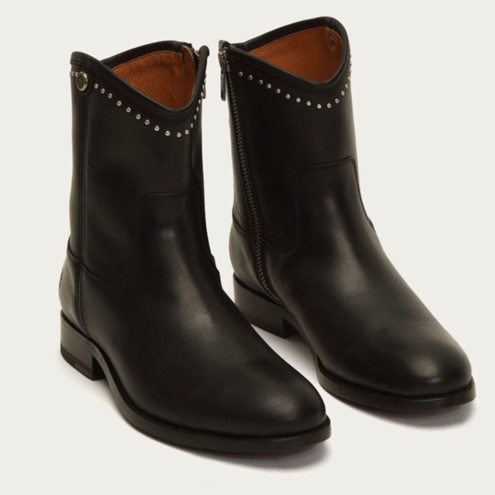🐴Frye Melissa studded short boot🐴